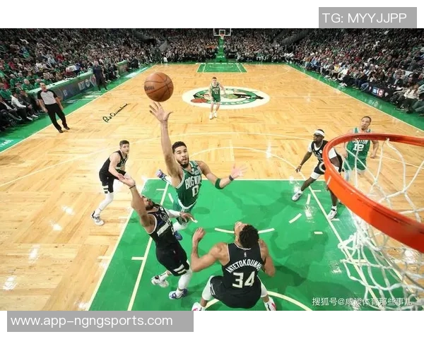 字母哥首节表现出色轻松拿下6分3篮板2助攻展现强大实力